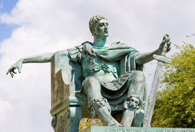 Statue de l'empereur Constantin